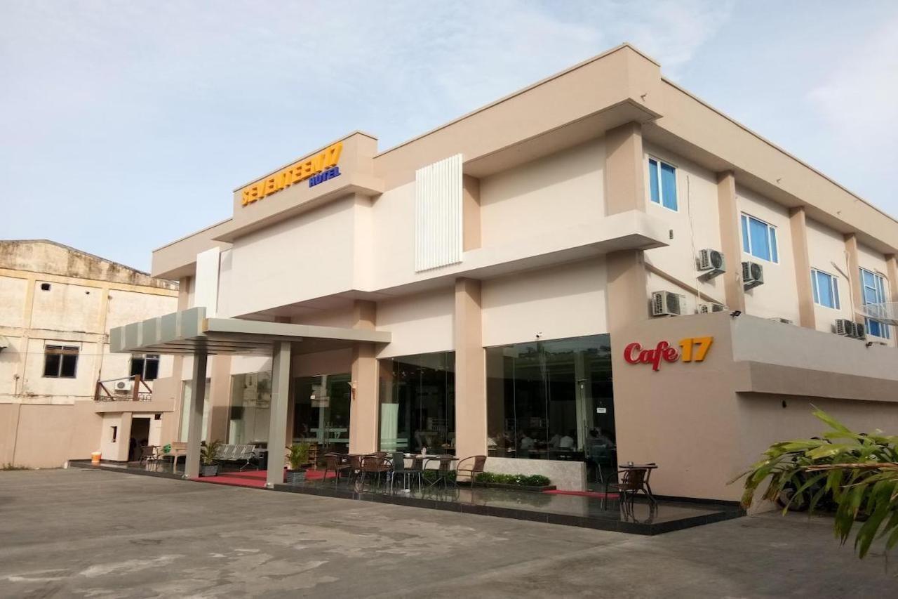 Seventeen Hotel Banda Aceh Exterior foto