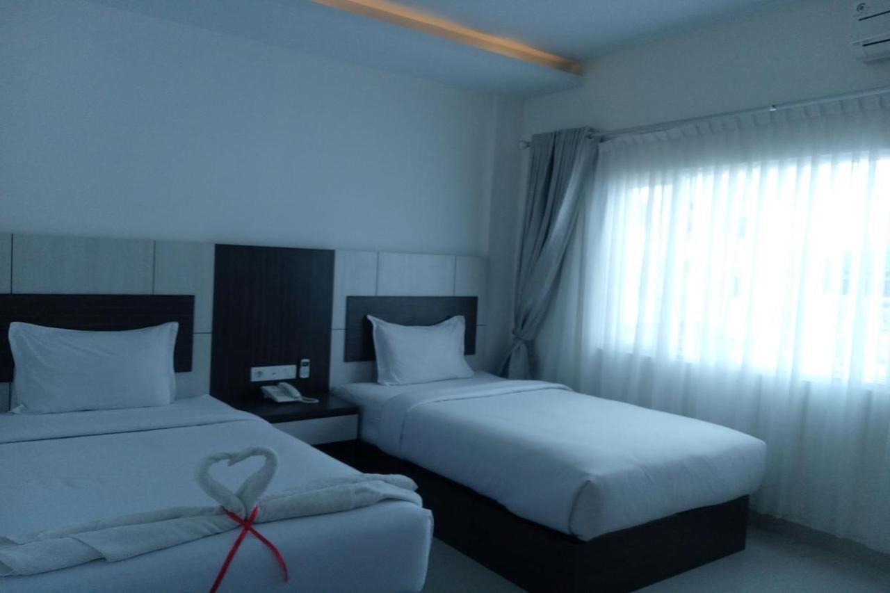 Seventeen Hotel Banda Aceh Exterior foto