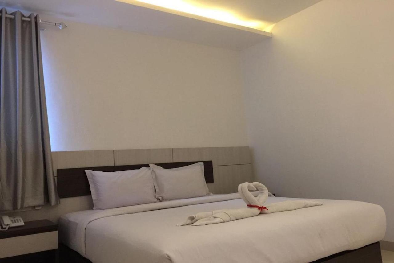 Seventeen Hotel Banda Aceh Exterior foto