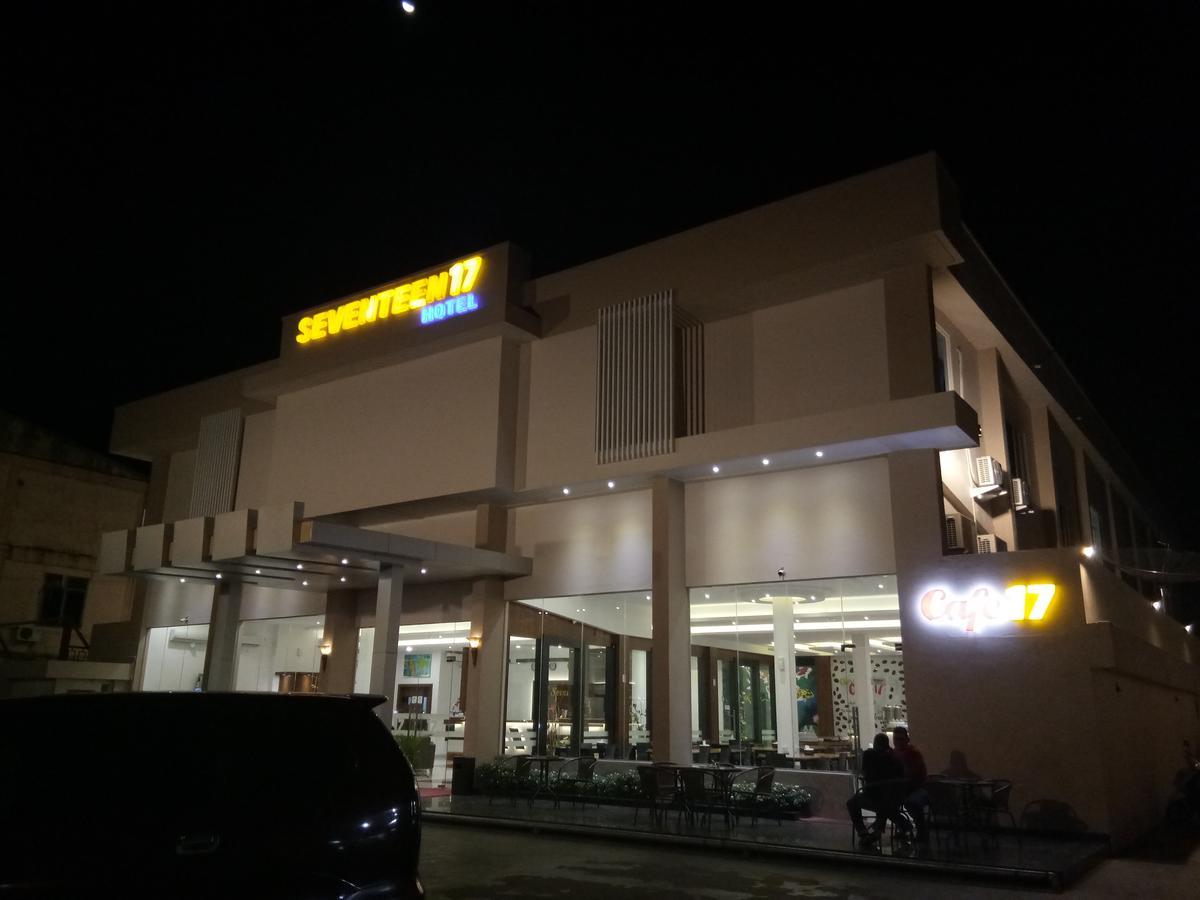 Seventeen Hotel Banda Aceh Exterior foto